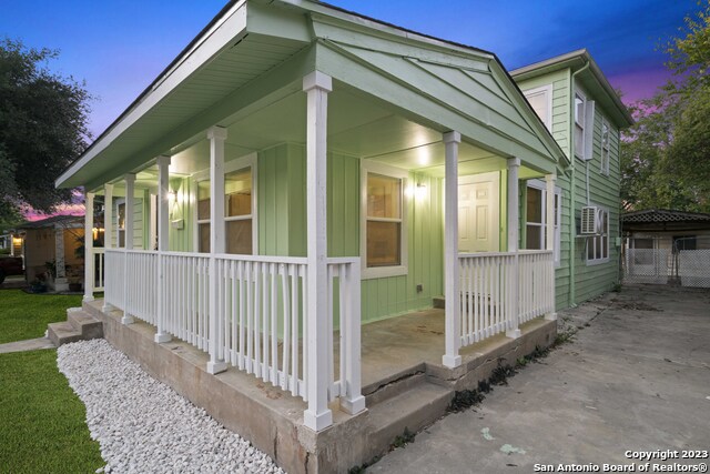 Image 23 of 30 For 333 Haggin St