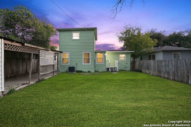 Image 25 of 30 For 333 Haggin St