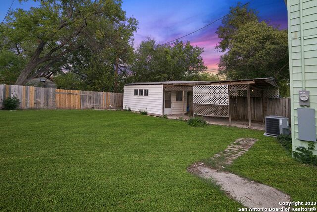 Image 26 of 30 For 333 Haggin St
