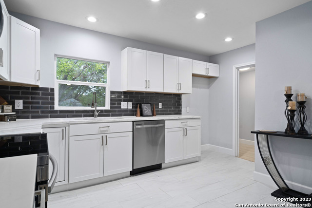Image 7 of 30 For 333 Haggin St