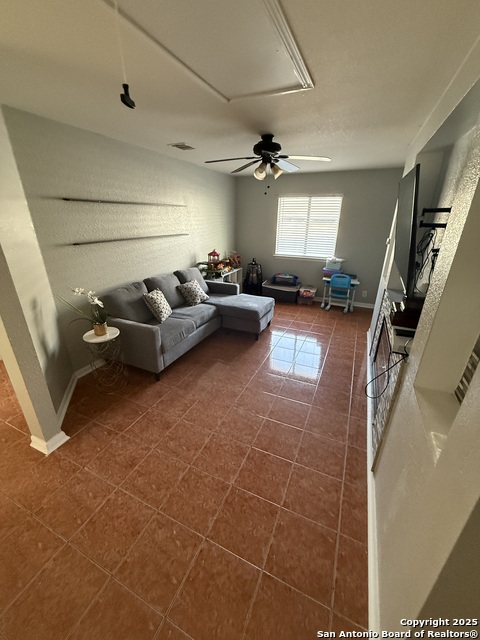 Image 16 of 43 For 6923 Grapevine