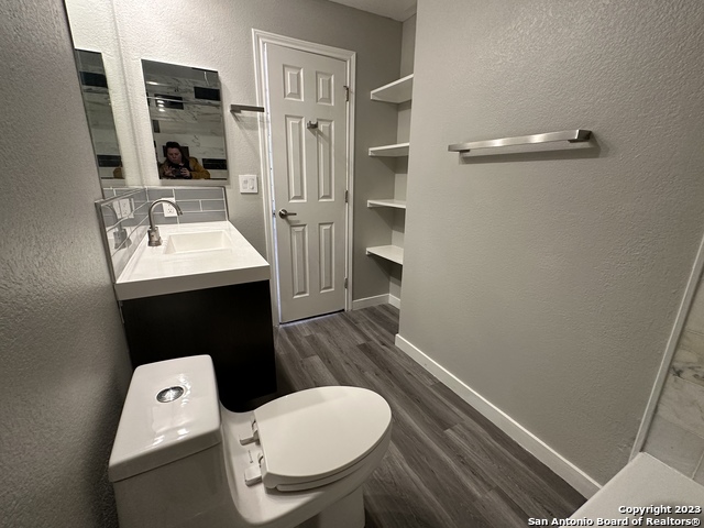 Image 15 of 24 For 7323 Snowden Rd  2303