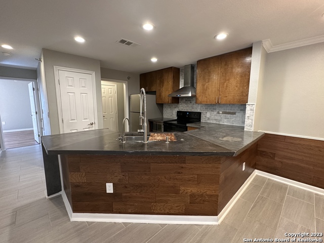 Image 9 of 24 For 7323 Snowden Rd  2303