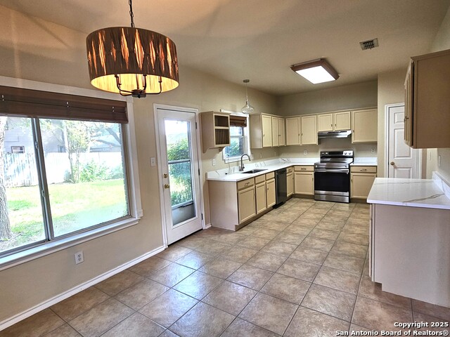 Image 8 of 34 For 1125 Berry Creek