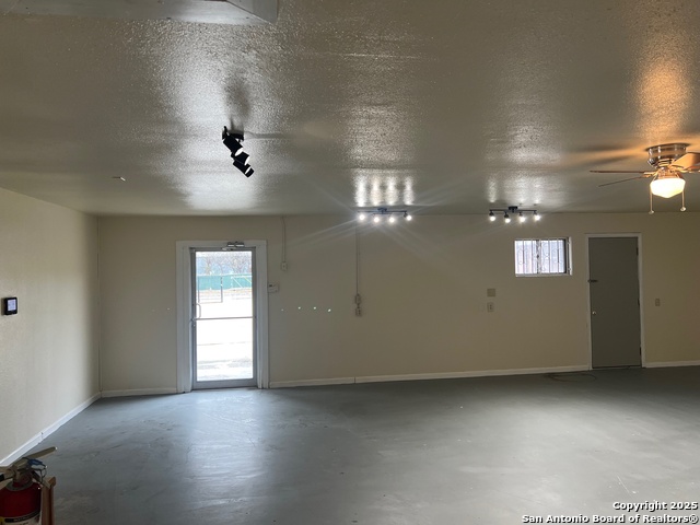 Listing photo id 4 for 10154 Culebra  106