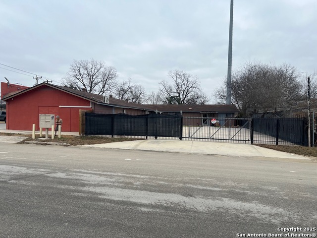 Listing photo id 6 for 10154 Culebra  106
