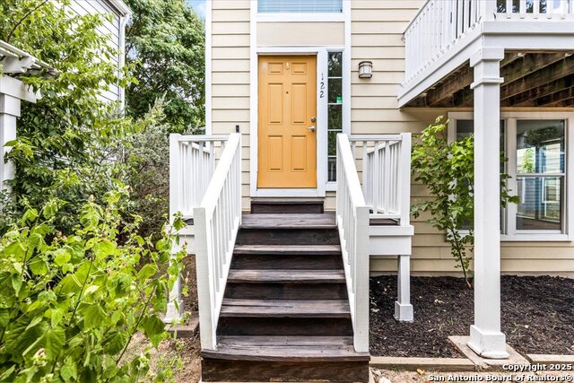 Image 11 of 45 For 122 Rush Haven F093