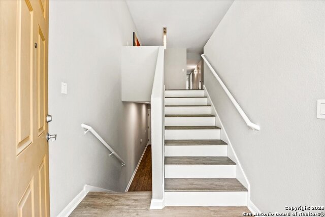 Image 12 of 45 For 122 Rush Haven F093