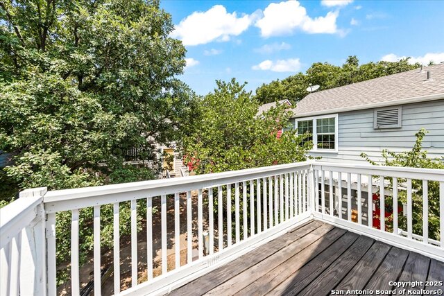 Image 18 of 45 For 122 Rush Haven F093