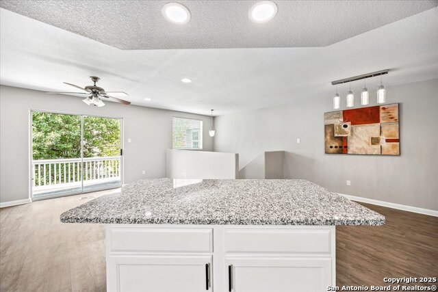 Image 22 of 45 For 122 Rush Haven F093