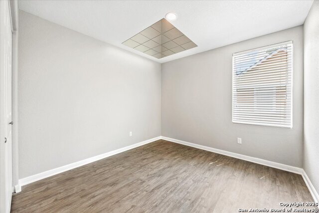 Image 26 of 45 For 122 Rush Haven F093