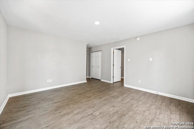 Image 29 of 45 For 122 Rush Haven F093