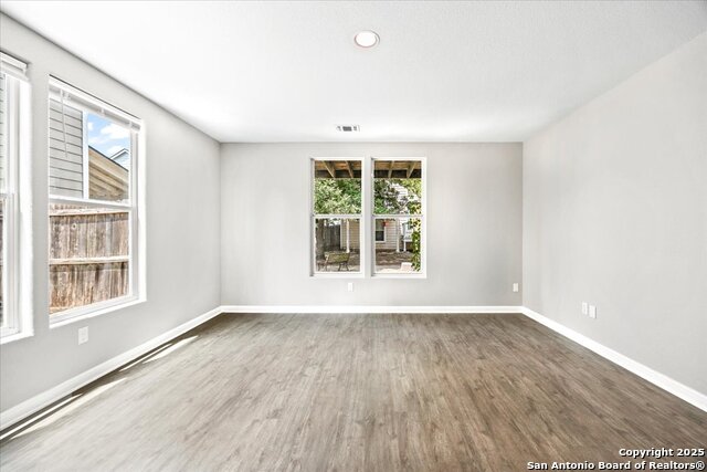 Image 30 of 45 For 122 Rush Haven F093