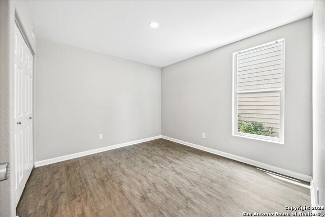 Image 31 of 45 For 122 Rush Haven F093