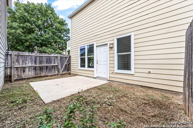 Image 34 of 45 For 122 Rush Haven F093