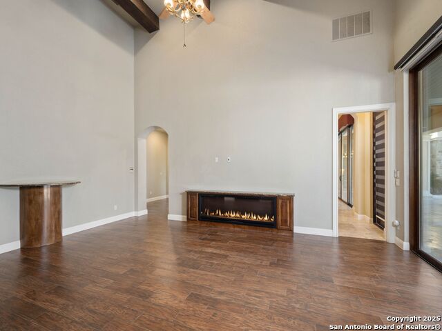 Image 40 of 50 For 202 Wellesley Loop