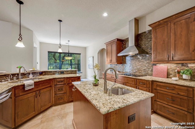 Image 16 of 46 For 847 Uluru  