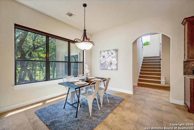 Image 18 of 46 For 847 Uluru  