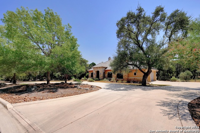 Image 2 of 46 For 847 Uluru  