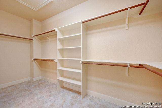 Image 24 of 46 For 847 Uluru  