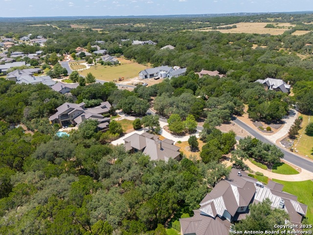 Image 43 of 46 For 847 Uluru  