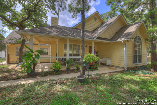 Details for 329 Lost Trail Circle, La Vernia, TX 78121