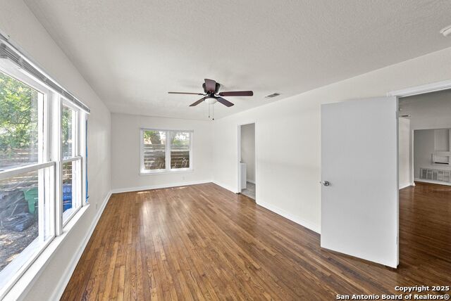 Image 19 of 34 For 1803 Burnet St