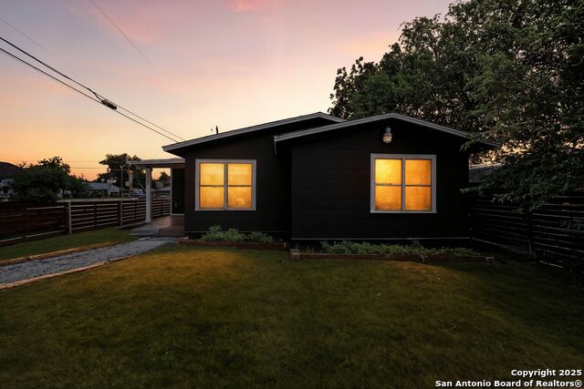 Image 2 of 34 For 1803 Burnet St