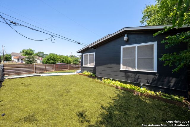 Image 3 of 34 For 1803 Burnet St