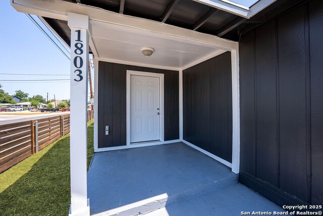 Image 6 of 34 For 1803 Burnet St