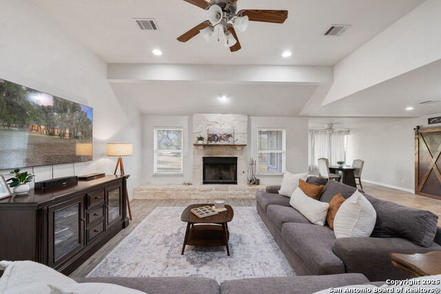 Image 13 of 69 For 368 Oak Hills