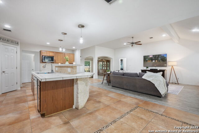 Image 19 of 69 For 368 Oak Hills