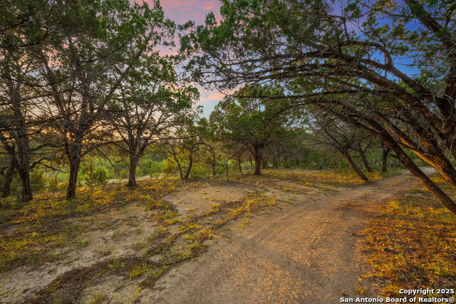 Image 34 of 69 For 368 Oak Hills