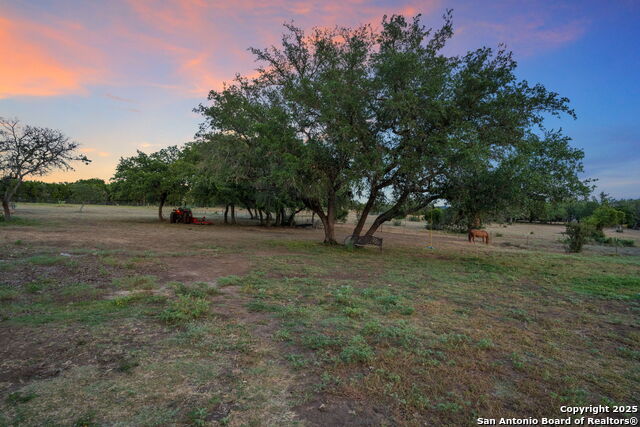 Image 40 of 69 For 368 Oak Hills