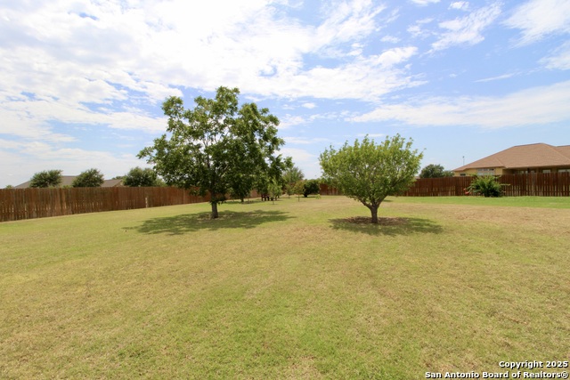 Image 14 of 58 For 15818 Lake Breeze