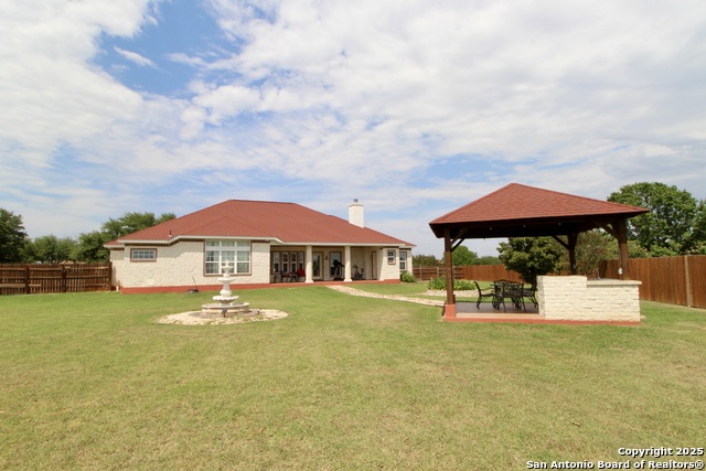 Image 17 of 58 For 15818 Lake Breeze