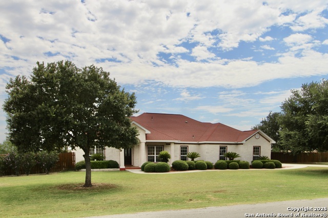 Image 4 of 58 For 15818 Lake Breeze