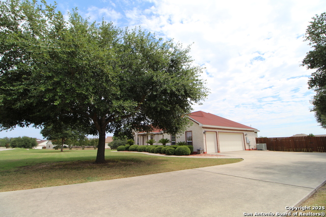 Image 6 of 58 For 15818 Lake Breeze