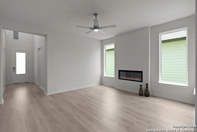 Image 17 of 48 For 9421 Chatside