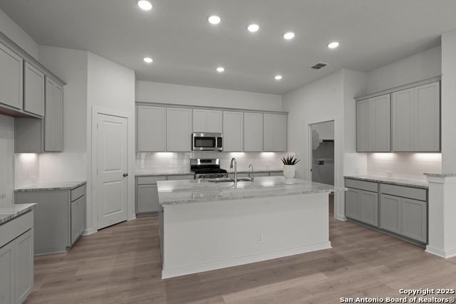 Image 19 of 48 For 9421 Chatside