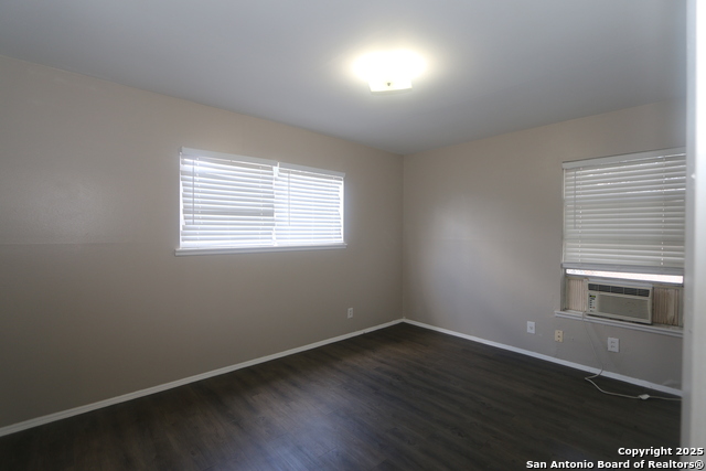 Image 12 of 19 For 6010 Shoreview Pl
