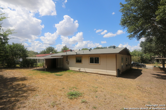 Image 18 of 19 For 6010 Shoreview Pl