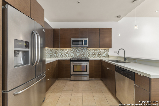 Image 10 of 27 For 17902 La Cantera Pkwy  406