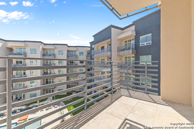 Image 24 of 27 For 17902 La Cantera Pkwy  406