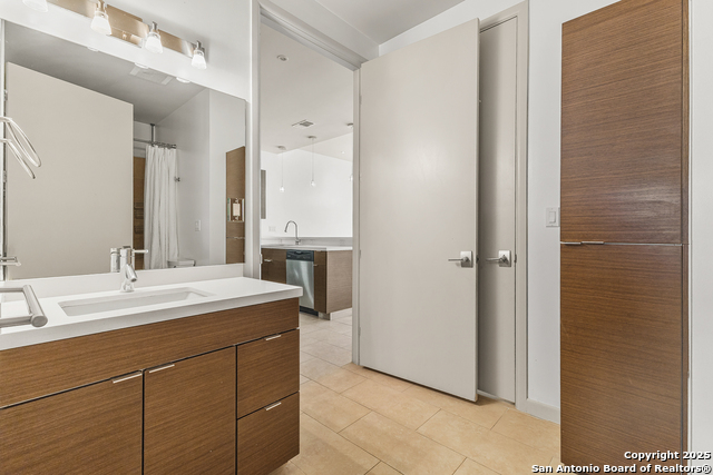 Image 7 of 27 For 17902 La Cantera Pkwy  406