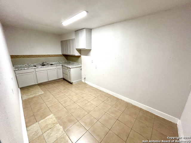 Image 11 of 21 For 1137 Ashby Pl W 4