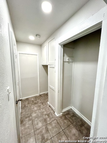 Image 17 of 21 For 1137 Ashby Pl W 4