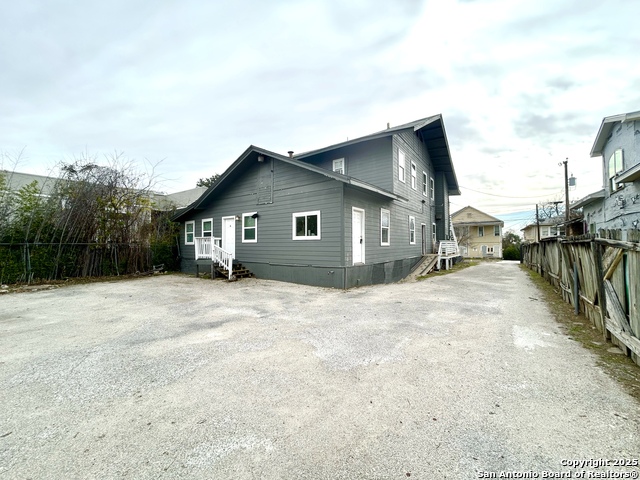 Image 21 of 21 For 1137 Ashby Pl W 4