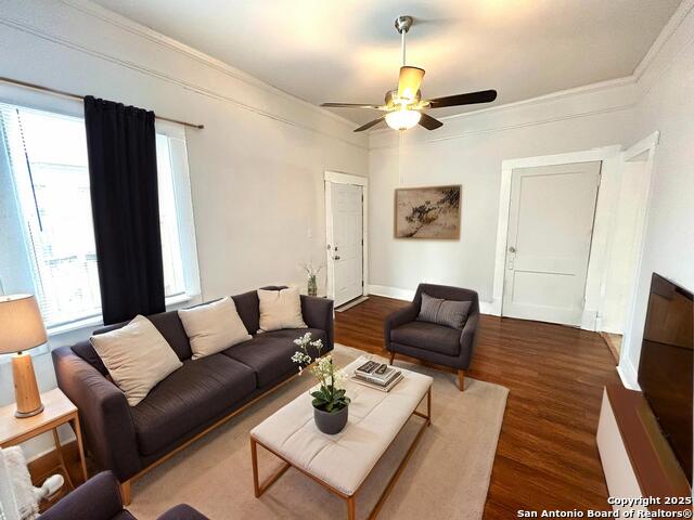 Image 6 of 21 For 1137 Ashby Pl W 4