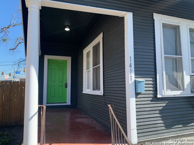 Image 2 of 10 For 1411 Magnolia Ave W